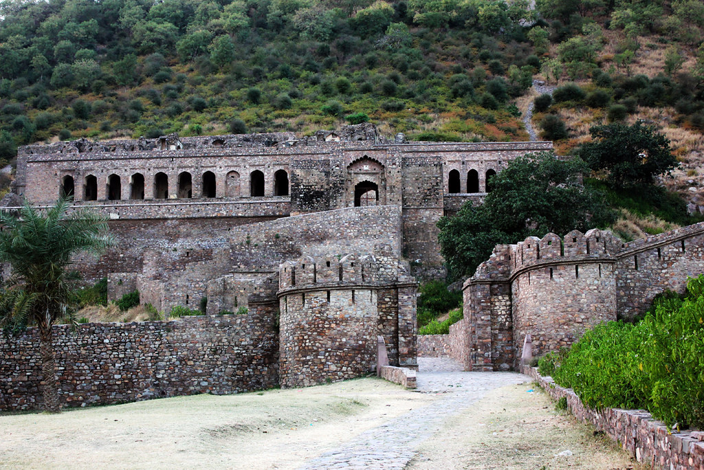 How to Visit Bhangarh Fort